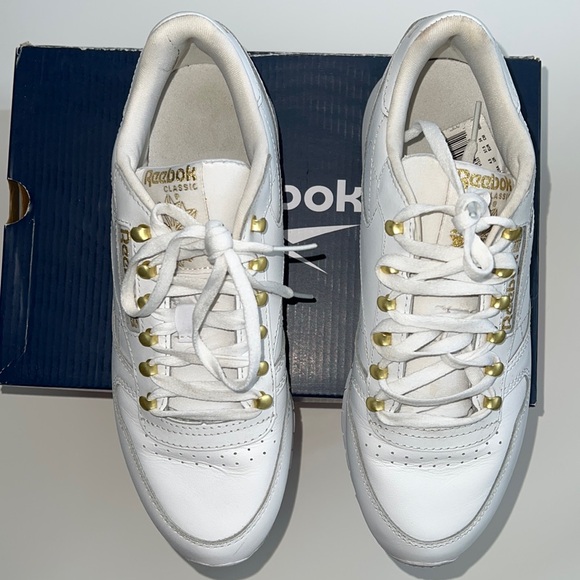 Reebok Sneakers 👟 - Picture 2 of 3